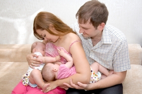 An introduction to breastfeeding twins An introduction to breastfeeding twins